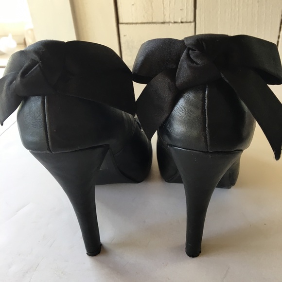 Forever 21 Black Heels with Ribbon Size 8 - Picture 2 of 8